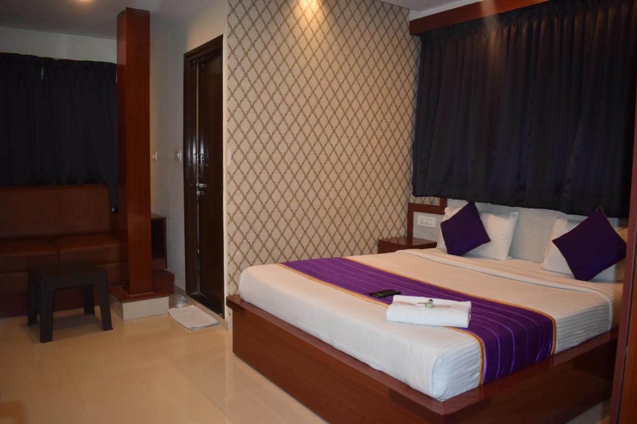 Hotel Ur Comforts Jayanagar Бангалор Екстериор снимка