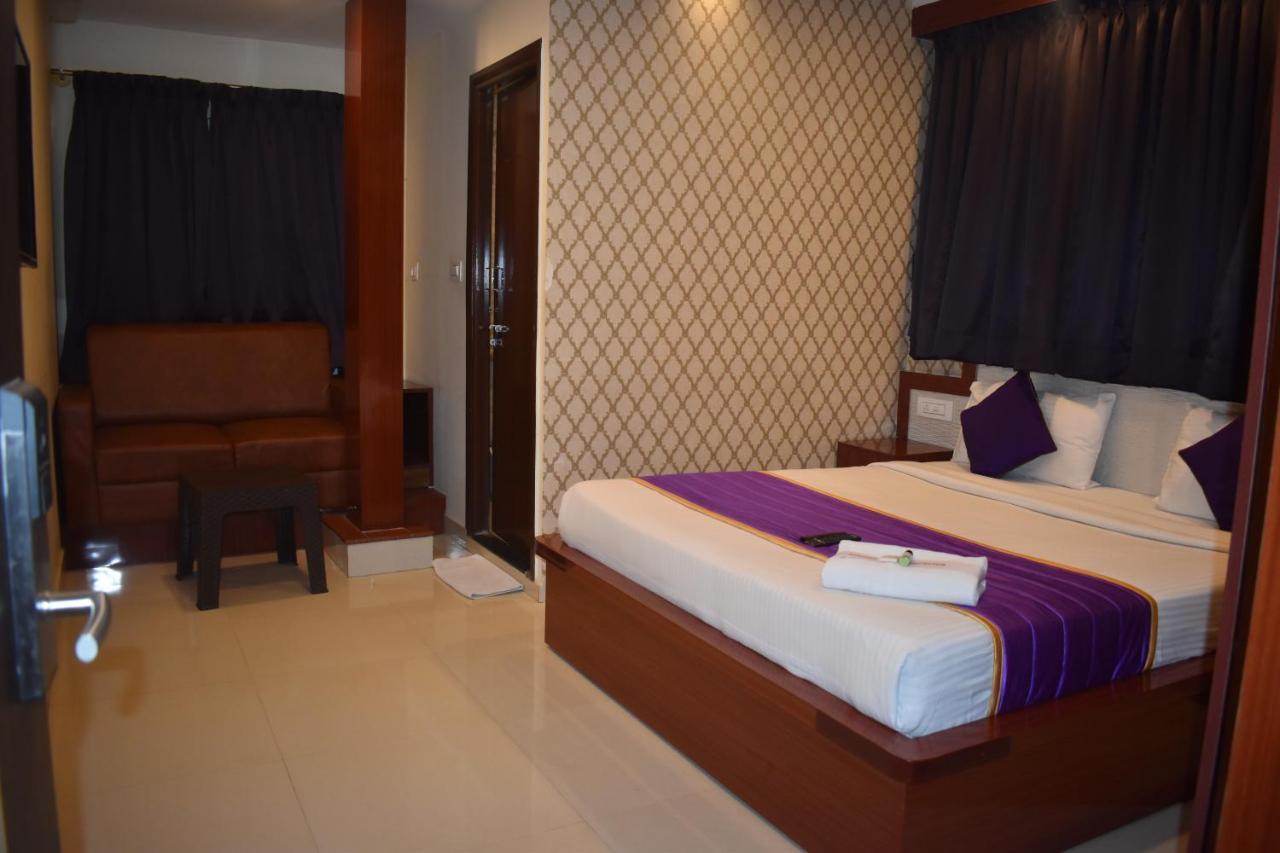 Hotel Ur Comforts Jayanagar Бангалор Екстериор снимка