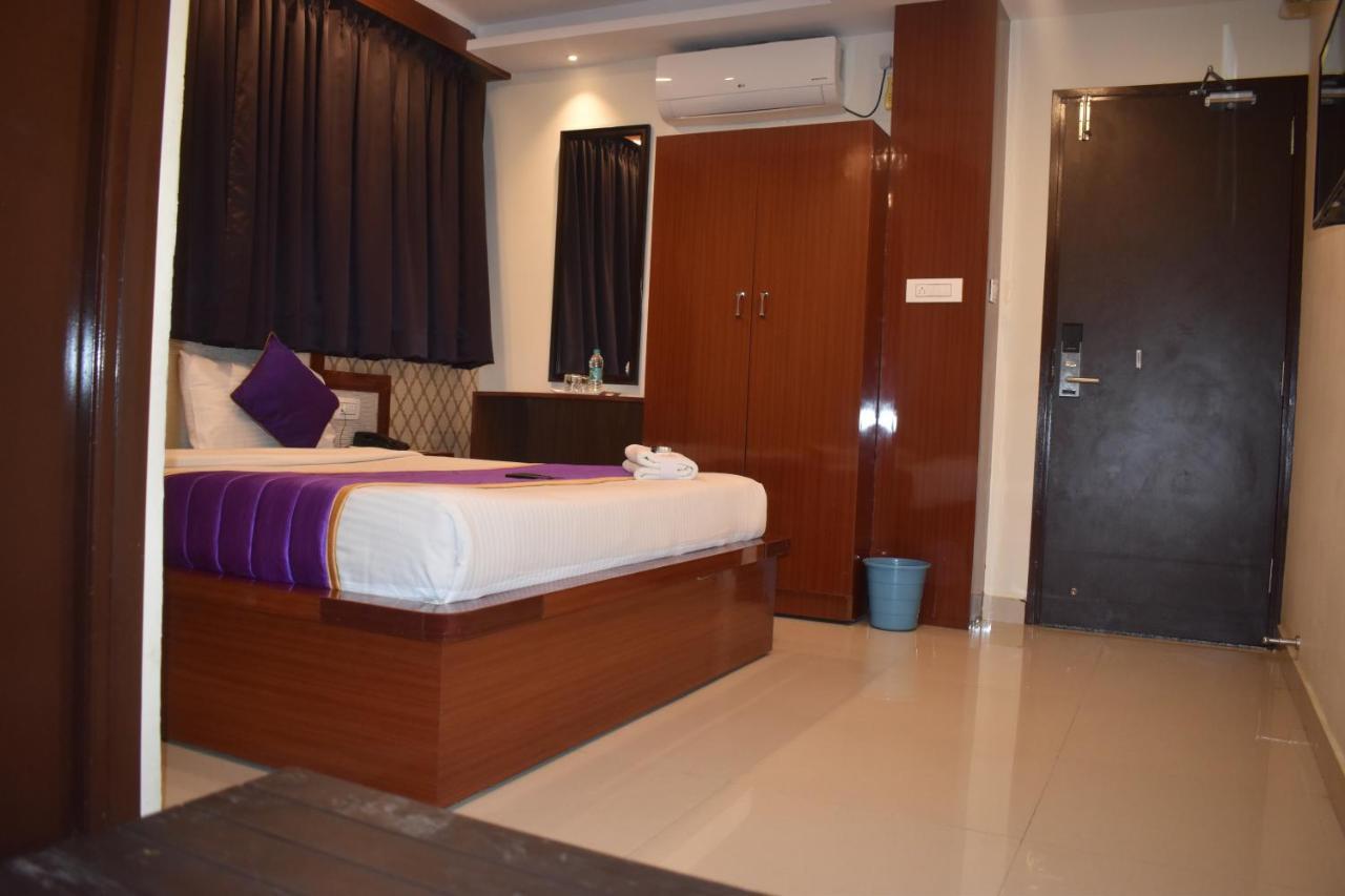 Hotel Ur Comforts Jayanagar Бангалор Екстериор снимка