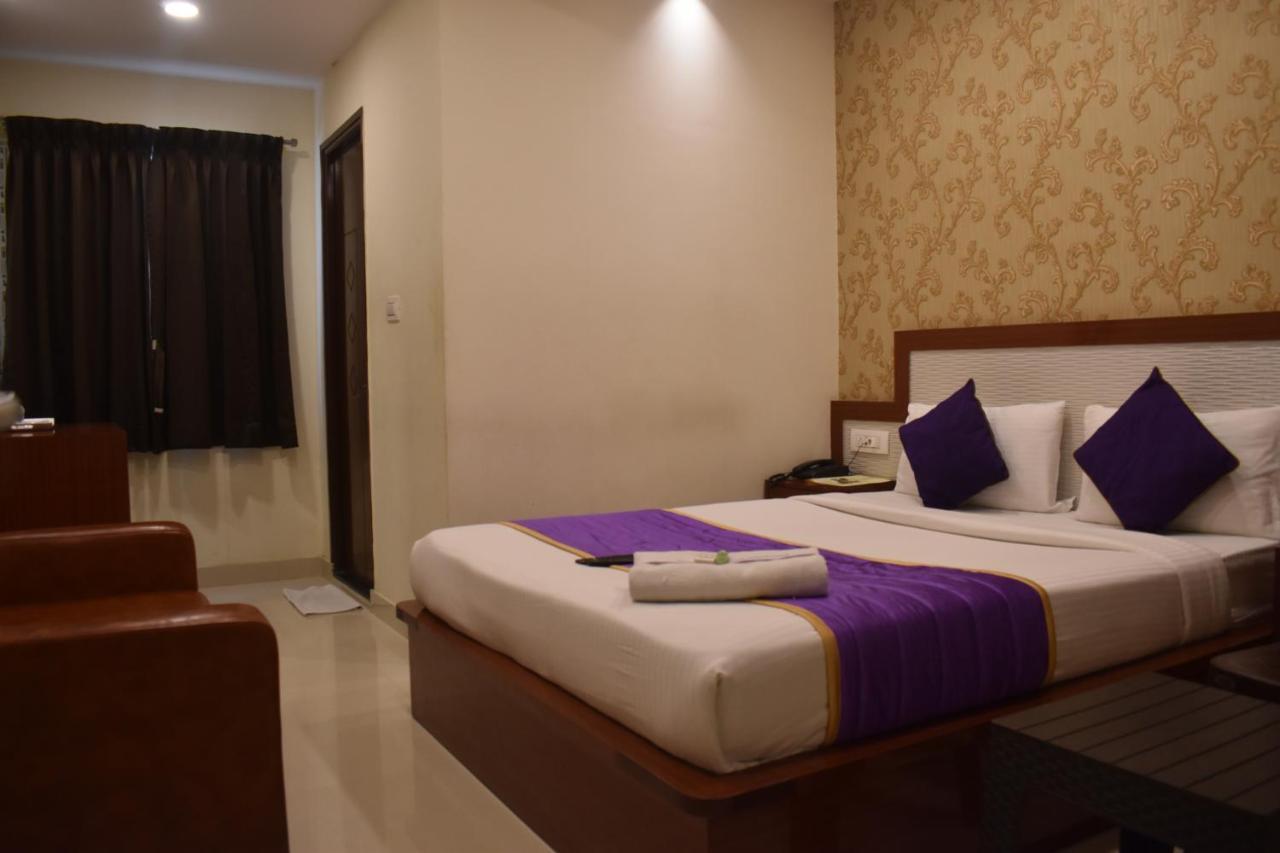 Hotel Ur Comforts Jayanagar Бангалор Екстериор снимка