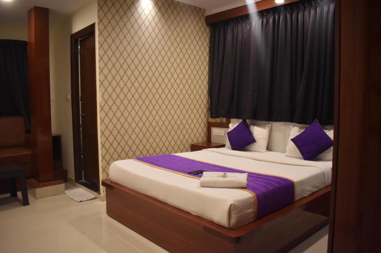 Hotel Ur Comforts Jayanagar Бангалор Екстериор снимка
