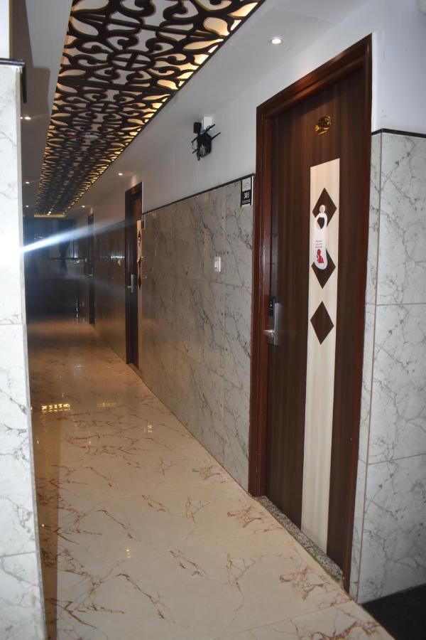 Hotel Ur Comforts Jayanagar Бангалор Екстериор снимка