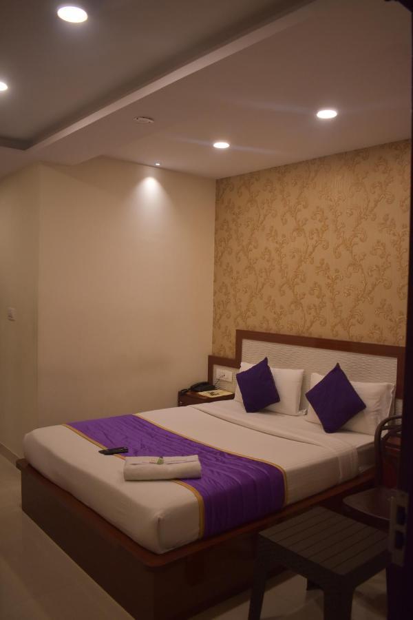Hotel Ur Comforts Jayanagar Бангалор Екстериор снимка
