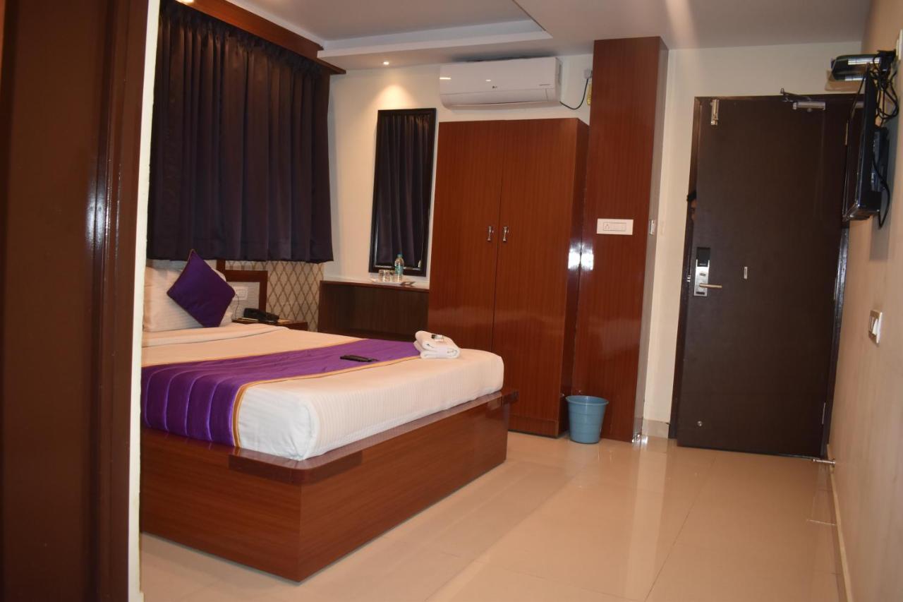 Hotel Ur Comforts Jayanagar Бангалор Екстериор снимка